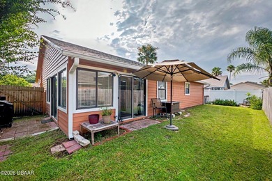 Beautifully updated 3bd, 2ba residence w/ a 2-car garage - photo 27