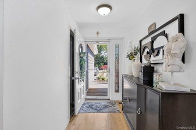 Welcome to this beautifully maintained Post-Modern ranch - photo 32