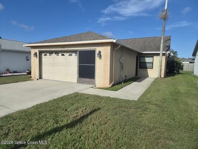 Welcome to this beautiful 2-bedroom, 2-bathroom gem nestled - photo 1