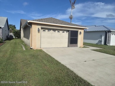 Welcome to this beautiful 2-bedroom, 2-bathroom gem nestled - photo 4