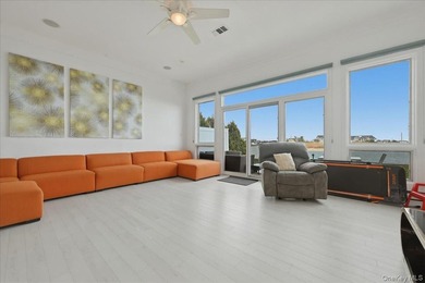 Experience breathtaking, million-dollar panoramic waterfront - photo 16