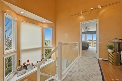 Experience breathtaking, million-dollar panoramic waterfront - photo 18