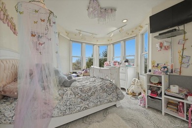Experience breathtaking, million-dollar panoramic waterfront - photo 26