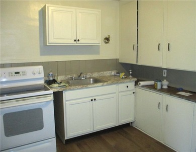 Discover this fantastic addition to your real estate portfolio - photo 7