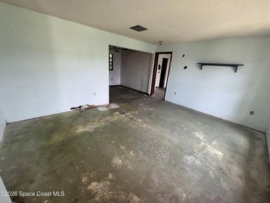 INVESTOR ALERT! Seller will consider all offers! Incredible - photo 6