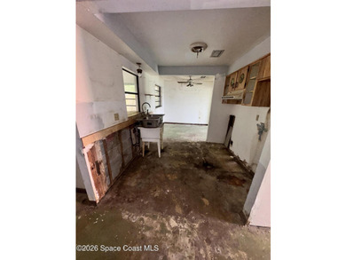 INVESTOR ALERT! Seller will consider all offers! Incredible - photo 10