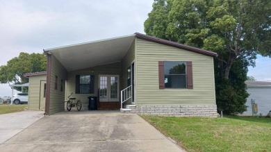 Lake Home For Sale in Leesburg, Florida