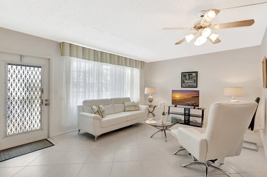 Light, Bright & Beautiful! Welcome to this spacious and stylish - photo 7