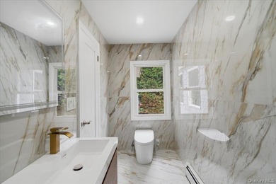 Beautifully renovated and move-in ready corner property located - photo 18