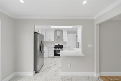 Beautifully renovated and move-in ready corner property located - photo 21