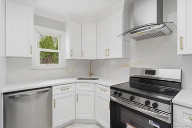 Beautifully renovated and move-in ready corner property located - photo 23