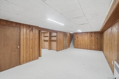 Beautifully renovated and move-in ready corner property located - photo 34