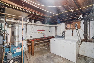 Beautifully renovated and move-in ready corner property located - photo 39