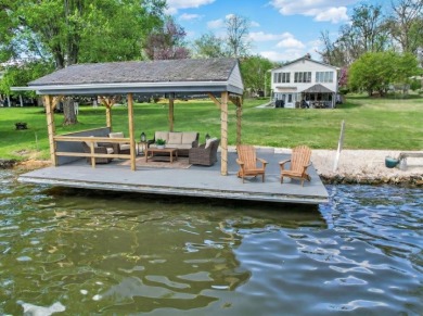 Spacious waterfront home with a total of 4 car garages! - photo 4