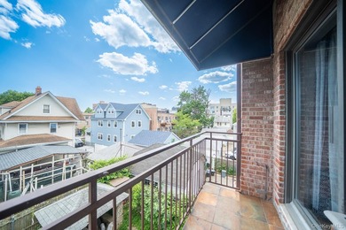 Welcome to this beautifully designed 2-bedroom, 2-full-bathroom - photo 14