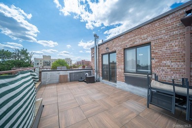 Welcome to this beautifully designed 2-bedroom, 2-full-bathroom - photo 17