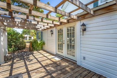 Charming circa-1900 pine and cypress home in Apalachicola's - photo 31