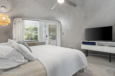 Ocean View!! Live steps from the sand in a home unlike anything - photo 23