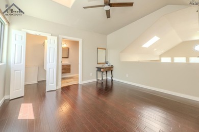 Unique modern lakefront home featuring 3 bedrooms, 2 full baths - photo 5
