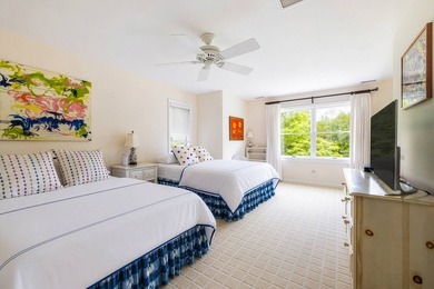Set on a quiet private block in the heart of Water Mill, this - photo 14