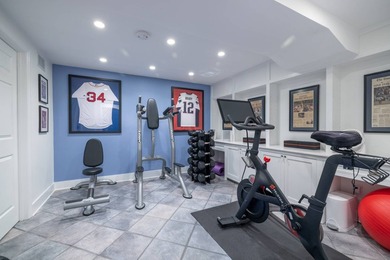 Set on a quiet private block in the heart of Water Mill, this - photo 15