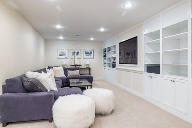Set on a quiet private block in the heart of Water Mill, this - photo 16
