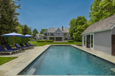 Set on a quiet private block in the heart of Water Mill, this - photo 19