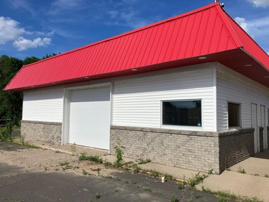 Great location location location, Can be a small business or - photo 1