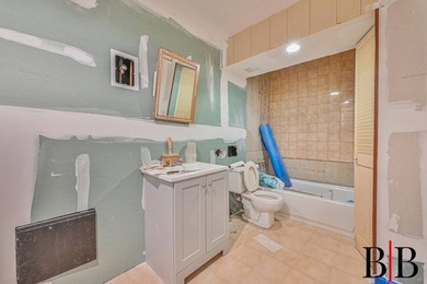 CREATE YOUR DREAM in this fully detached Center Hall Colonial - photo 24