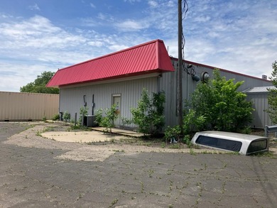 Great location location location, Can be a small business or - photo 4