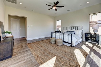 Country Club living with a Hollywood backyard! Gated Villa - photo 25