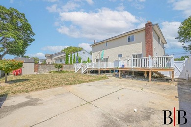 CREATE YOUR DREAM in this fully detached Center Hall Colonial - photo 33