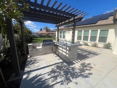 Country Club living with a Hollywood backyard! Gated Villa - photo 34