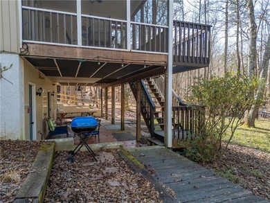Lakefront on a quite cove on Hartwell with a dock in place, and - photo 37