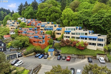 Enjoy elevated Portland living from this light-filled Abitare - photo 1
