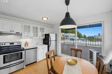 Enjoy elevated Portland living from this light-filled Abitare - photo 4
