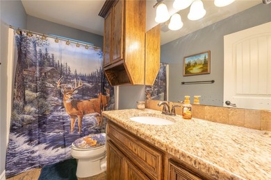 Welcome home to this beautiful, one-owner, 4-bedroom, 2-bath - photo 17