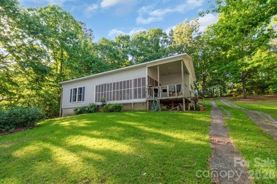 Beautiful waterfront retreat on Lake Wateree! Nestled in a quiet - photo 7