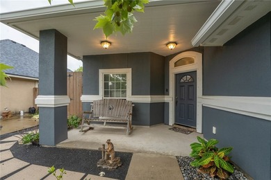 Welcome home to this beautiful, one-owner, 4-bedroom, 2-bath - photo 20