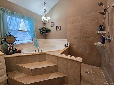 Spacious North Shirley Colonial approximately 2500 SQ Ft Windows - photo 31