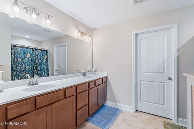 Like-new brick townhouse with resort-style amenities... what - photo 15