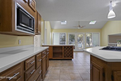 WONDERFUL, SPACIOUS FAMILY HOME IN MUCH SOUGHT AFTER BAYOU OAKS - photo 21