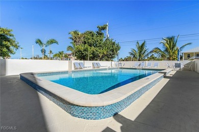 Rare 3 bedroom/2 bathroom FULL GULF FRONT Condo! Cascades - photo 22
