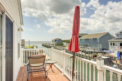 Built in 2007 this two-story waterfront residence in the Shore - photo 28