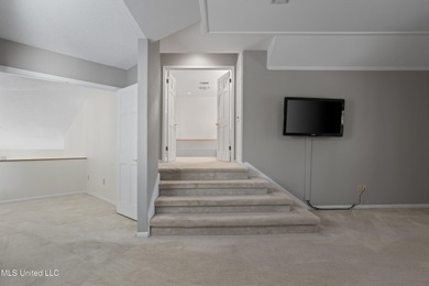 WONDERFUL, SPACIOUS FAMILY HOME IN MUCH SOUGHT AFTER BAYOU OAKS - photo 33