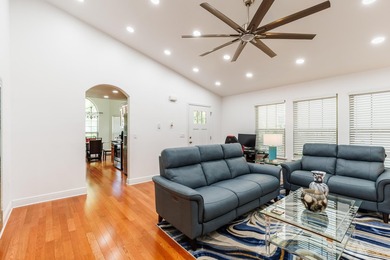 SHORT SALE SUBJECT TO LENDER'S APPROVAL. 3-Bedroom, 2-Bath Home - photo 4