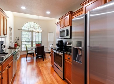 SHORT SALE SUBJECT TO LENDER'S APPROVAL. 3-Bedroom, 2-Bath Home - photo 7