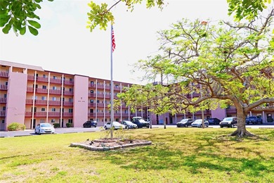 Lake Bayshore Condo Sale Pending in Bradenton Florida