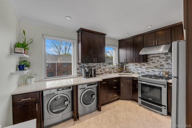Tranquil living at the Bell Park Gardens-Oakland Gardens gem! - photo 5