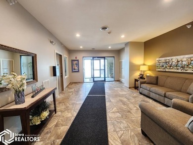 ENJOY THE COMFORT AND CONVENIENCE OF CONDO LIVING IN THIS BRIGHT - photo 13